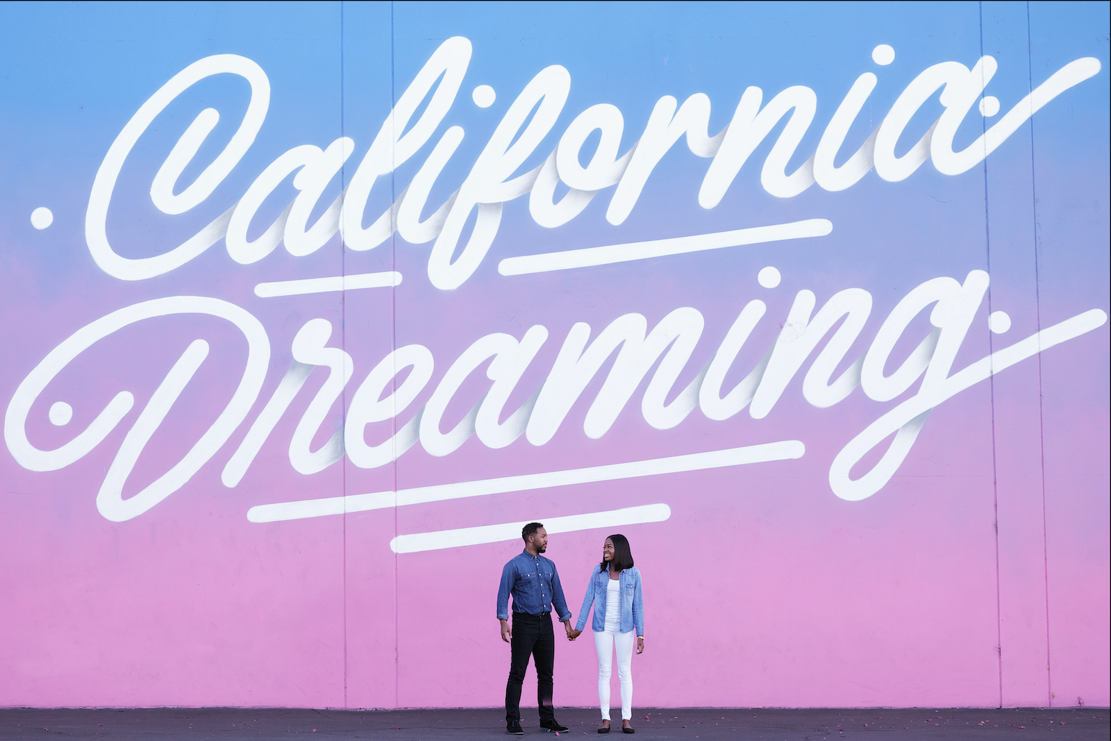 Los Angeles - Couple Portrait - Smog Shoppe - California Dreaming Mural - Holiday
